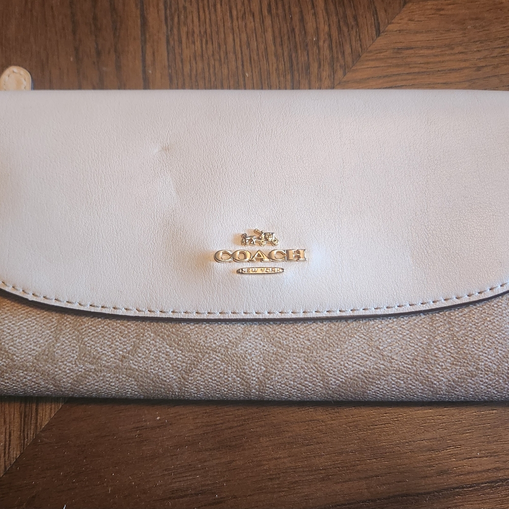 Coach Women's Cream and Tan Wallet